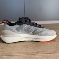 Мъжки спортни маратонки Adidas Avryn | 42 2/3 номер, снимка 8 - Спортни обувки - 42842884