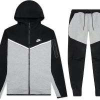 Мъжки екип Nike , снимка 1 - Спортни дрехи, екипи - 44561123