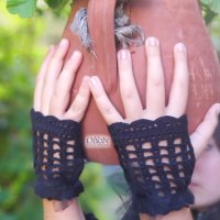 Ръчно плетени фини дантелени ажурни ръкавици с панделки от тюл , снимка 2 - Ръкавици - 42298982