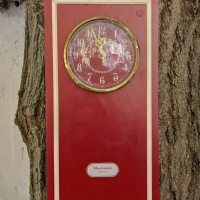 Ретро стенен часовник Янтар , снимка 1 - Антикварни и старинни предмети - 36454555