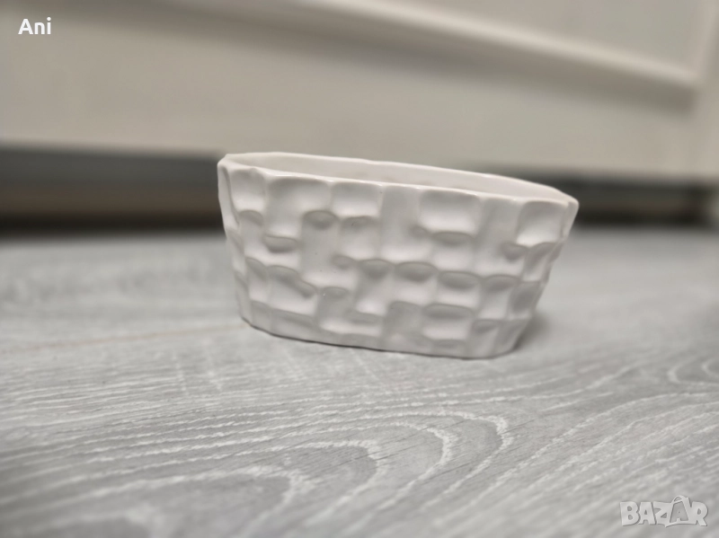 Бяла малка кашпа/ правоъгълна , снимка 1