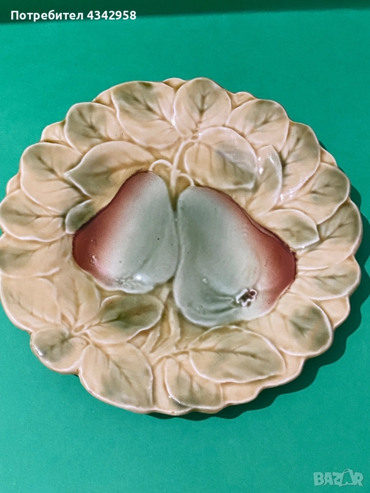 Sarregueminess.Антична чиния (1920-1950г.) от френска майолика, снимка 1
