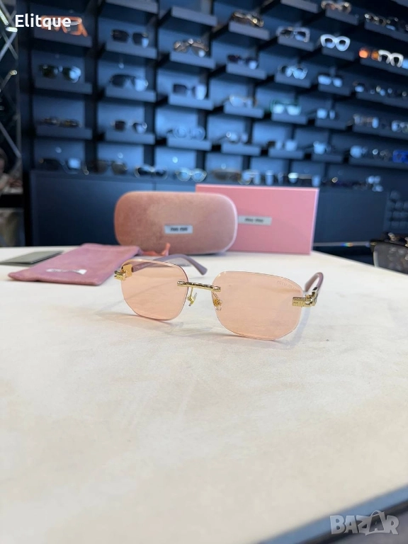 очила с черен обикновен калъф и Ув защита miu miu Gucci , снимка 1