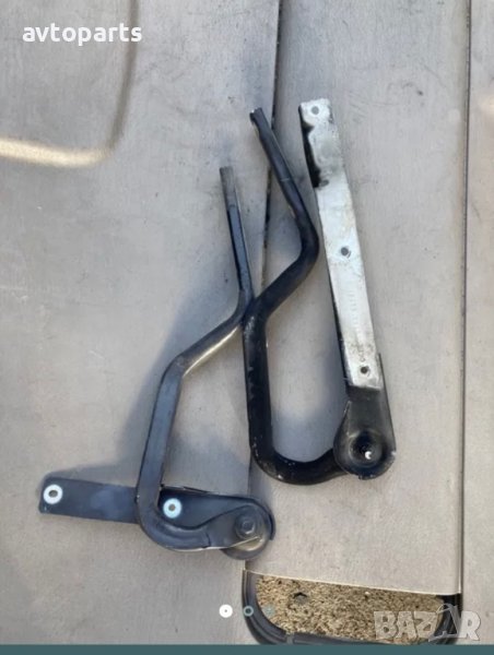 Chrysler voyager 2004година панти преден капак, снимка 1