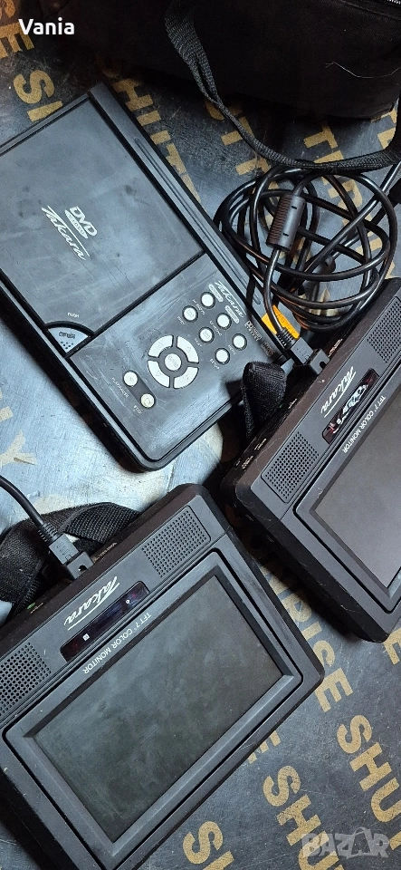 DVD за кола с два монитора, снимка 1