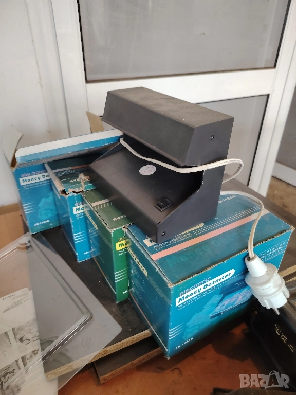 Уреди за проверка на банкноти, снимка 1