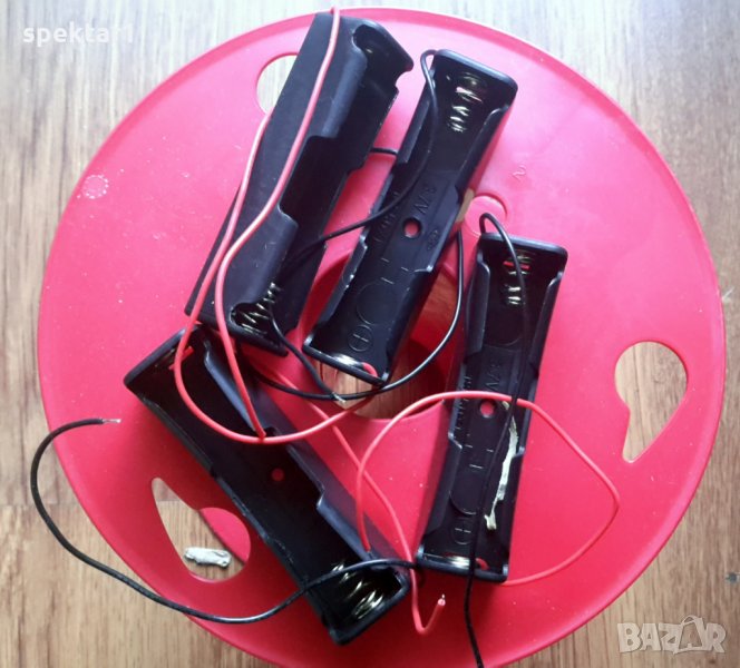 кутийка с изводи за литиево йон 18650 с изводи единични и четворки, снимка 1