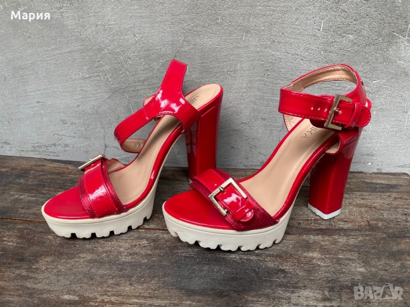 Дамски червени сандали на ток, снимка 1