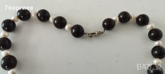 Колие с тъмен кехлибар и естествени бели перли 72.93 гр., снимка 2 - Колиета, медальони, синджири - 51869833