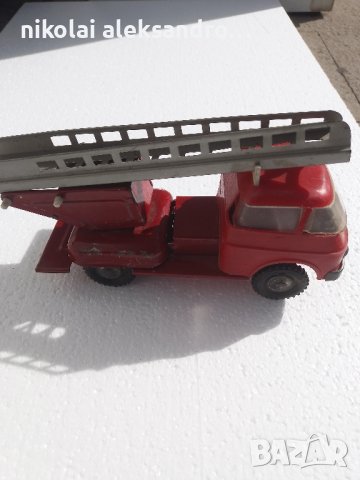 желязна пожарна кола от соца, снимка 1
