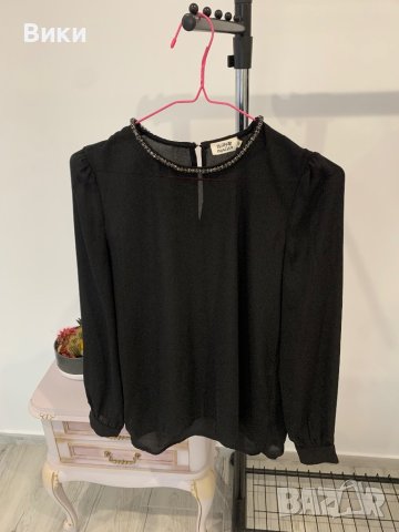 Красива блуза в размер XS, снимка 18 - Блузи с дълъг ръкав и пуловери - 44259939