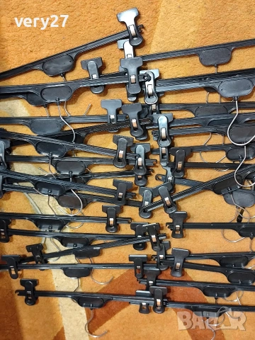 закачалки 100бр бели черни и с щипка