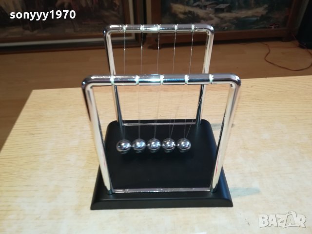 НЮТОН-ЛЮЛКАТА НА НЮТОН 18Х15Х15СМ 0202221157, снимка 3 - Колекции - 35644543