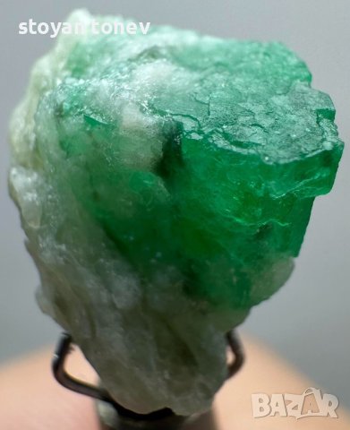 Изумруден кристал в топ зелен цвят! 8.20кт.!, снимка 3 - Арт сувенири - 44321831