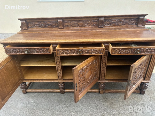 Масивна ретро креденца / бюфет с дърворезба и заключващи се чекмеджета, снимка 5 - Бюфети - 53958341
