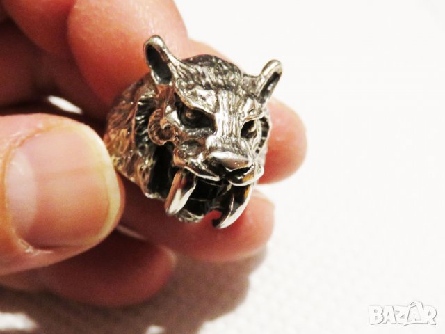 мъжки стар сребърен пръстен  с разярен съблезъб тигър моторджийски, мото аксесоари, мото екипировка, снимка 1 - Пръстени - 30913600