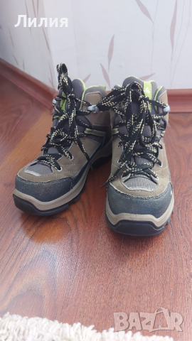  Туристически обувки от Decathlon, номер 31, снимка 2 - Детски боти и ботуши - 44681751