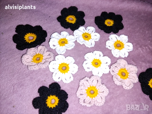 Комплект от 30 ръчно изработени декоративни цветя – нежност и стил за всеки повод, снимка 2 - Други - 52856334