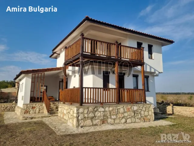 Нова къща в с. Царичино, на 3км от морето