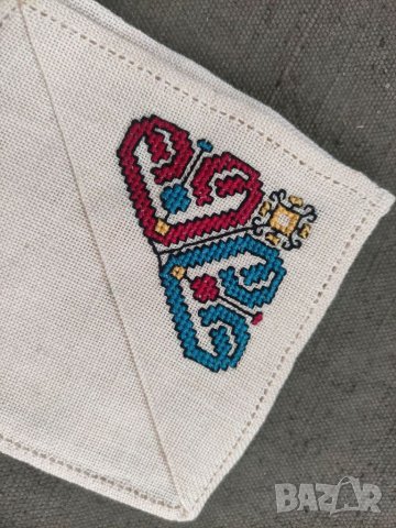 Продавам 2 кърпички с шевица, снимка 3 - Други - 37350785