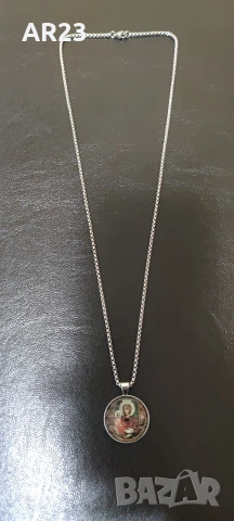 Медальон с иконата на Света Богородица Троеручица, снимка 2 - Колиета, медальони, синджири - 53299591