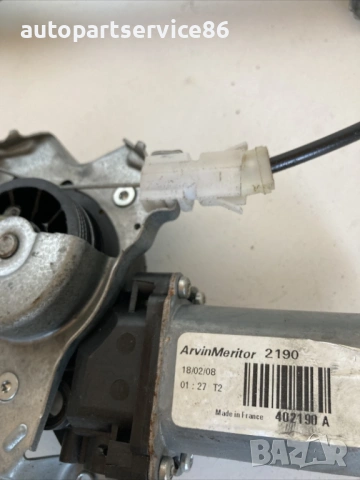 Стъклоповдигач за задна дясна врата за Nissan Qashqai 1.5 Dci (2010) 402190A, снимка 2 - Части - 54328710