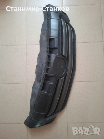 Радиаторна решетка за Тойота Корола Е150, снимка 2 - Аксесоари и консумативи - 51166658