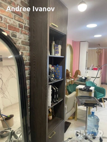 Дизайнерски шкафове / етажерки с LED осветление – чисто нови