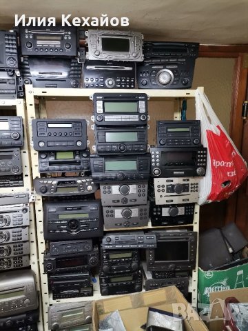 Продавам фабрични касетофони цд плеъри и навигации, снимка 15 - Аксесоари и консумативи - 16040721