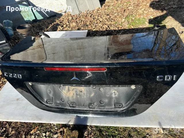Заден капак багажник Мерцедес Ц клас Mercedes W203 C220 C180 C270 sedan седан