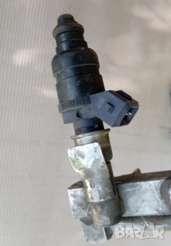 горивна рейка / основа с дюзи Audi A6 c5 2.6- бензин, снимка 5 - Части - 37034529