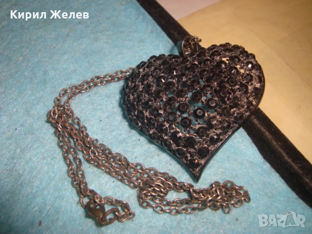 СРЦЕВИДЕН АРТ ВЕЧЕРЕН МЕДАЛЬОН МЕТАЛЕН с КРИСТАЛИ 19801