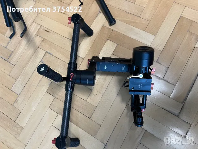 DJI Ronin-M - стабилизатор и държач за камери (черен), снимка 7 - Чанти, стативи, аксесоари - 47409922