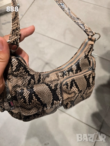 дамска чанта , снимка 2 - Чанти - 52215454
