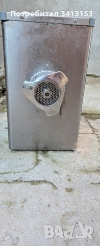 машина за мелене на месо.