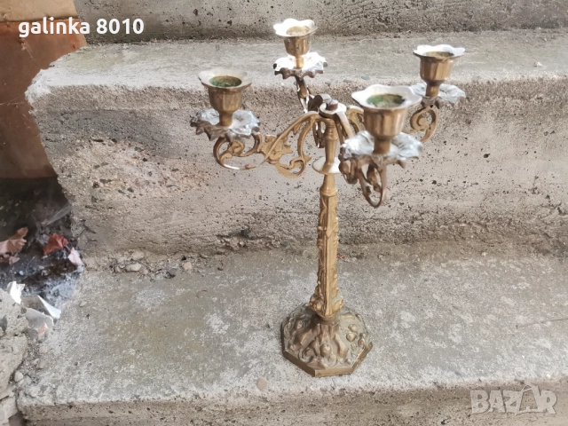 Стар бронзов свещник