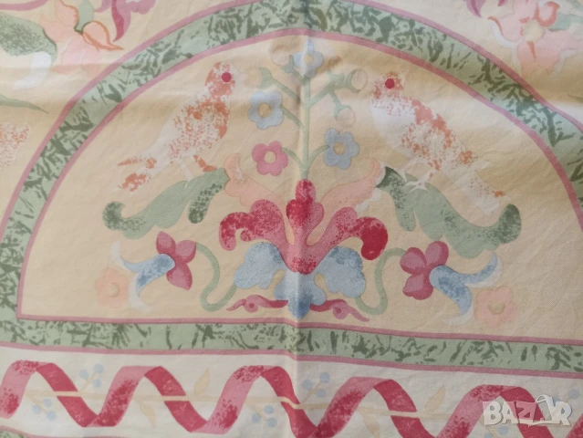 Дамски шал Aigner, снимка 5 - Шалове - 50693526