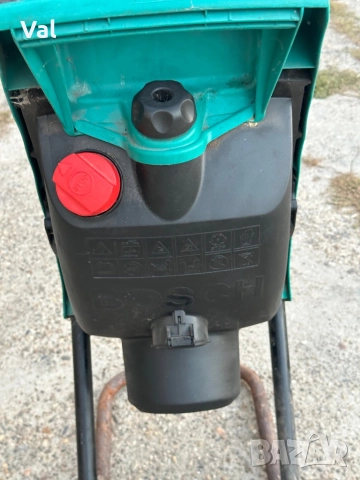 Дробилка за клони Bosch Rapid 2200 за ремонт или части, снимка 5 - Градинска техника - 51780745