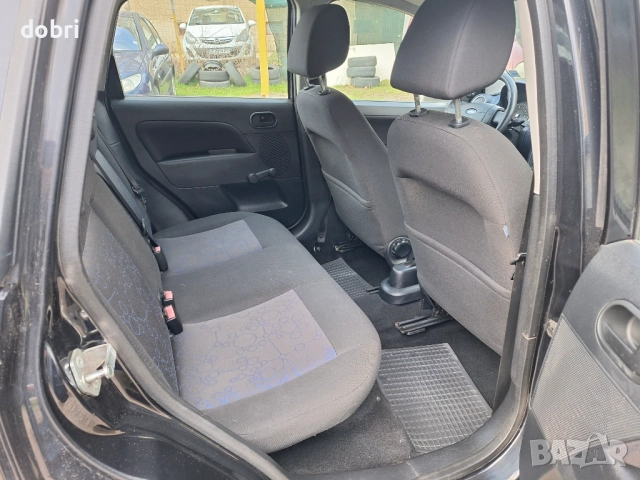 Форд Фиеста 1.3 -75кс.бензин 2006г. Климатик, снимка 11 - Автомобили и джипове - 52219600