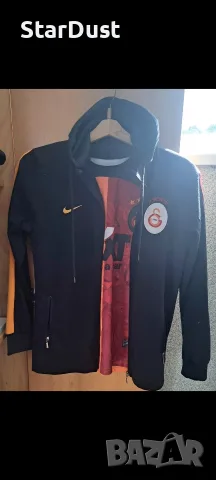Суитчър и тениска (Galatasaray)
