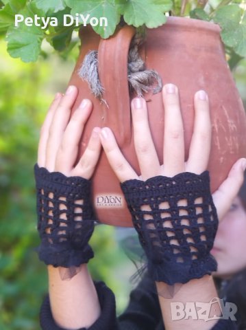 Ръчно плетени фини дантелени ажурни ръкавици с панделки от тюл , снимка 2 - Ръкавици - 42298982