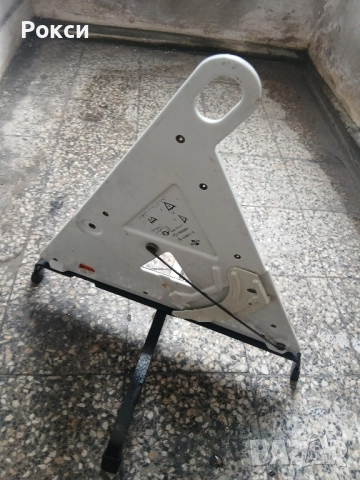 Мерцедесов триъгълник сгъваем нов, снимка 16 - Аксесоари и консумативи - 51904282