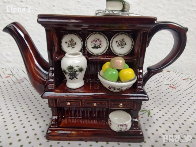 Разкошен малък чайник на Cardew и Portmeirion - шкаф за чинии