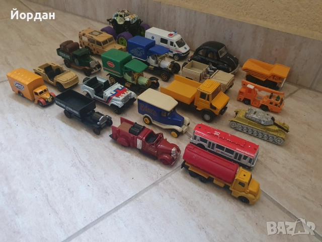 Метални колички на различни производители, снимка 3 - Колекции - 52329365