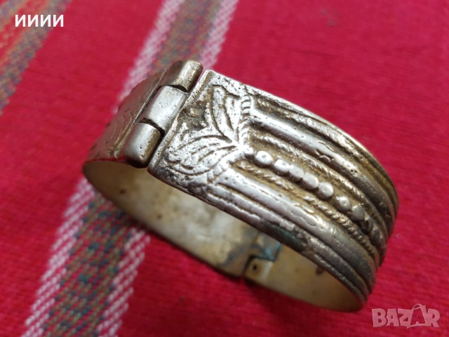 Сребърна гривна 19 век