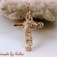 Златен кръст с цирконий 2.34 грама, ръчна изработка в старинен стил, снимка 1 - Колиета, медальони, синджири - 31408069