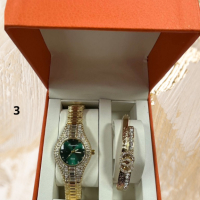 Подаръчен комплект часовник и гривна с кристали (001) - 5 варианта, снимка 3 - Подаръци за жени - 44778608