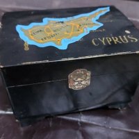Музикална кутия , снимка 1 - Антикварни и старинни предмети - 42700097