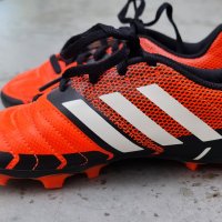 Adidas футболни обувки 30 номер, снимка 1 - Детски маратонки - 30647831