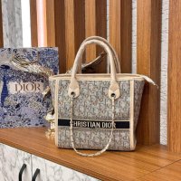 Дамски чанти Christian Dior , снимка 1 - Чанти - 42727032